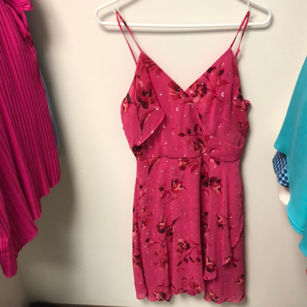 Pink dress with little glitter patterns